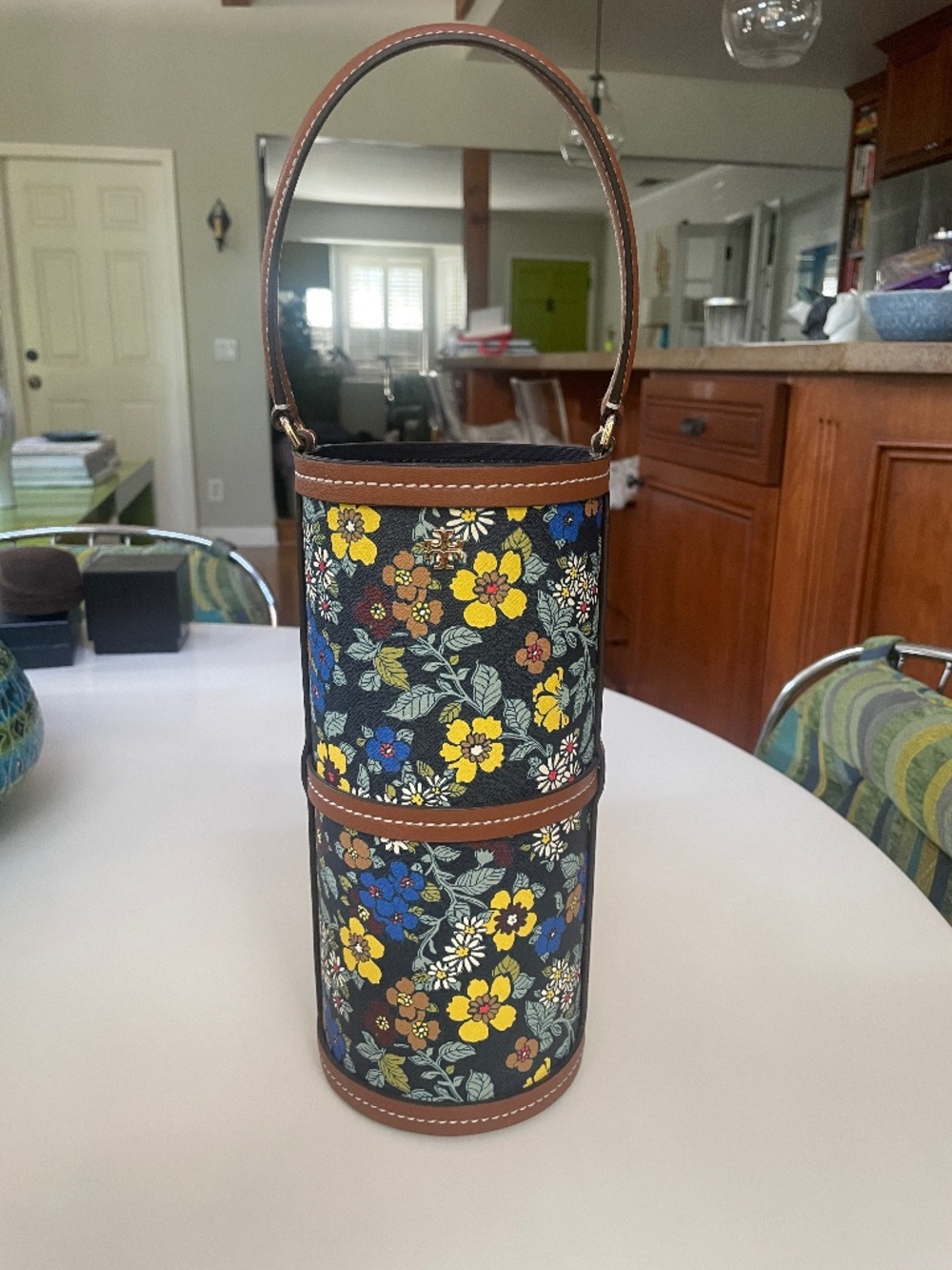 Tory Burch Emerson Wine Tote (Floral Wallpaper/495)